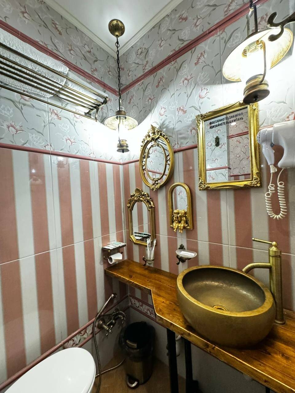 Фотографии номера Двухместный номер с 2 отдельными кроватями в Гостинице Дизайн - Отель Ставрополь