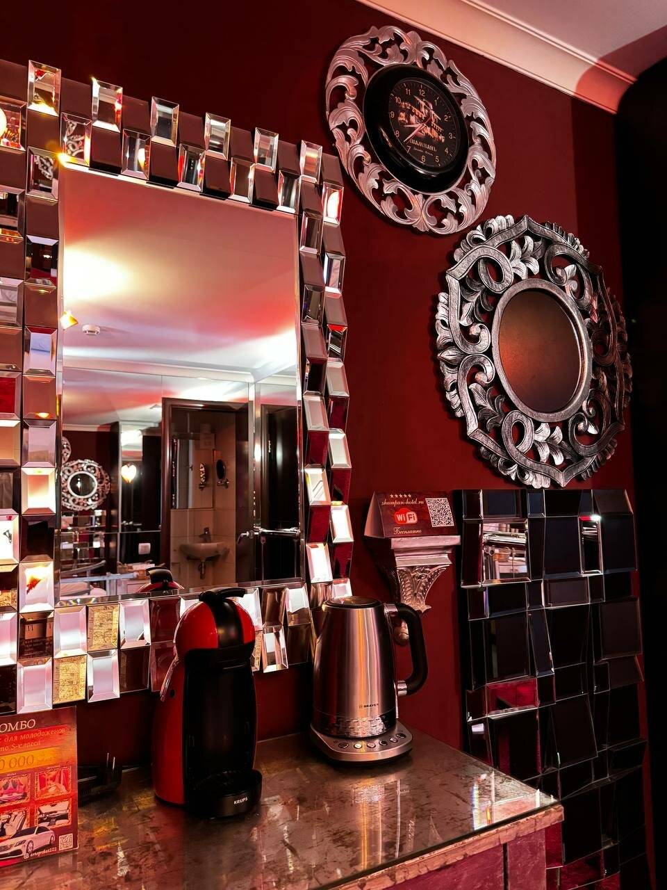 Фотографии номера Двухместный номер Делюкс с 1 кроватью в Гостинице Дизайн - Отель Ставрополь