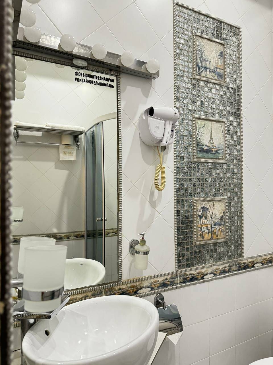 Фотографии номера Двухместный номер Делюкс с 1 кроватью в Гостинице Дизайн - Отель Ставрополь